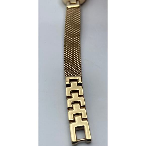 Armitron Diamond Now Women's Quartz Watch 17mm - New Battery -Wrist 6.75 - Picture 7 of 9